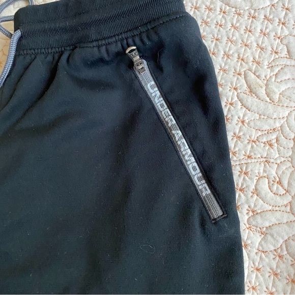 Youth UNDER ARMOUR athletic pants. Flawless. Size youth M - Picture 5 of 6